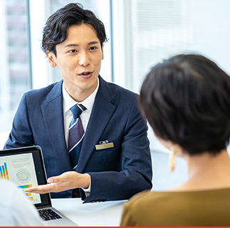 壊れたパソコンのイメージ画像